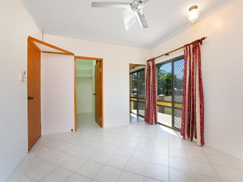 1 Augustus Street, Mooroobool QLD 4870