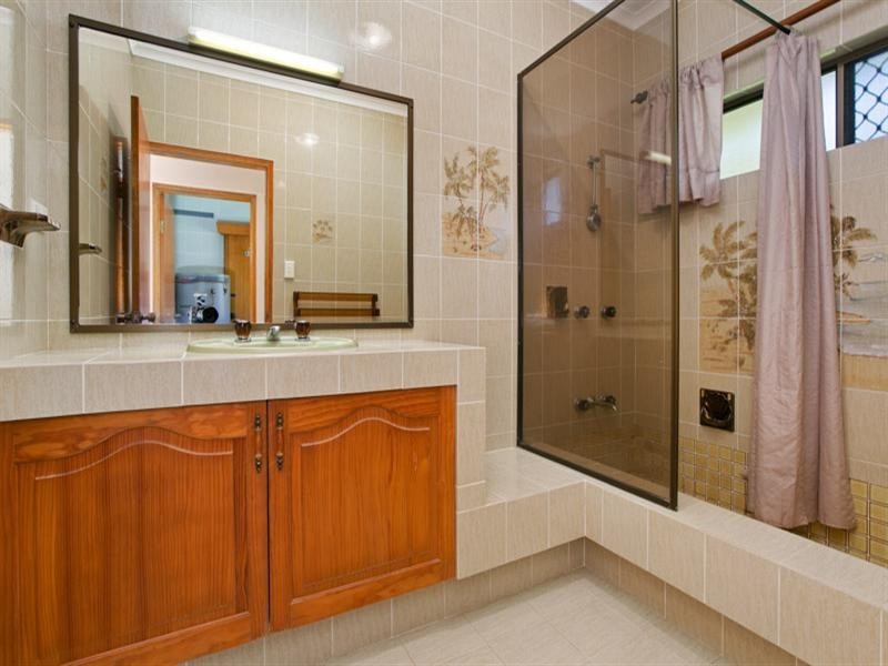 1 Augustus Street, Mooroobool QLD 4870
