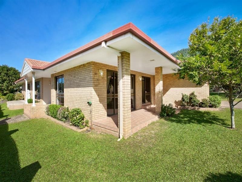1 Augustus Street, Mooroobool QLD 4870