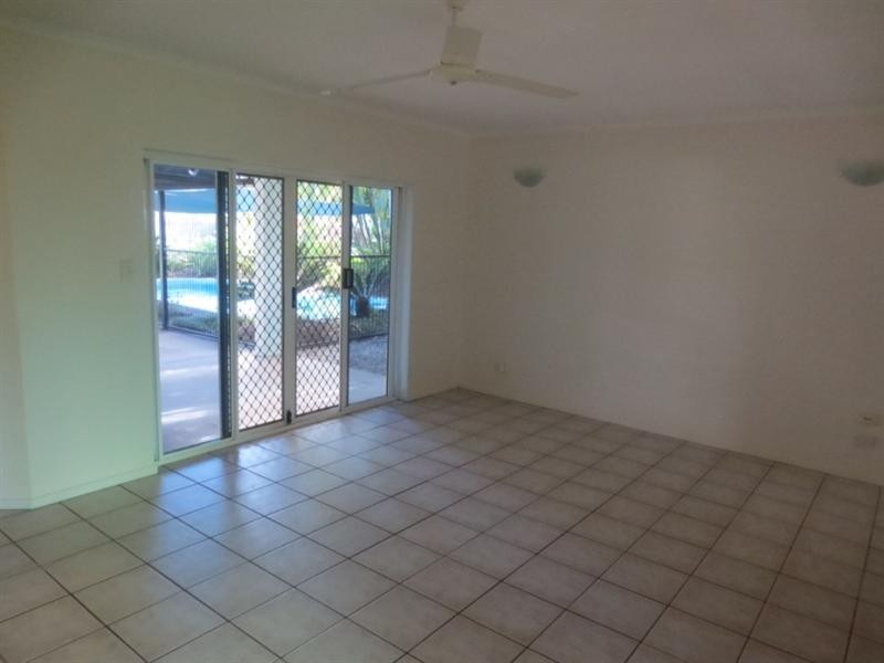 Bentley Park QLD 4869
