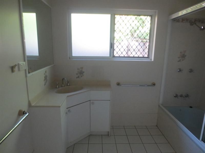 Bentley Park QLD 4869