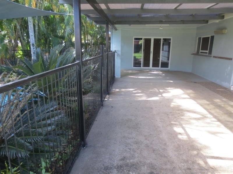 Bentley Park QLD 4869