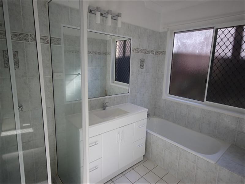 242 Robert Road, Bentley Park QLD 4869