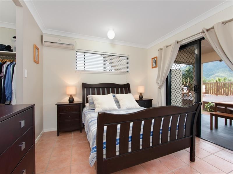 26 Allinga Close, Bentley Park QLD 4869