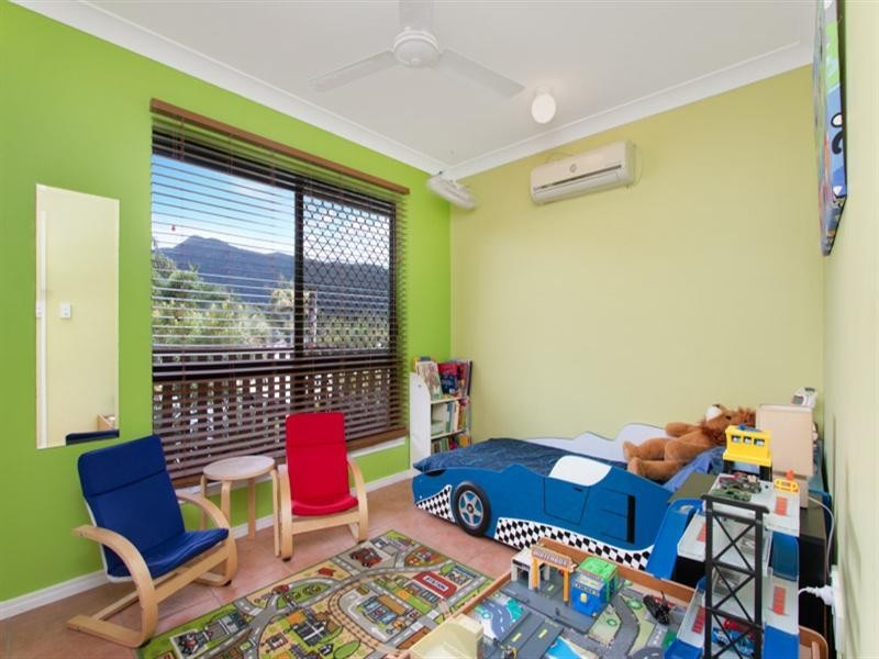 26 Allinga Close, Bentley Park QLD 4869