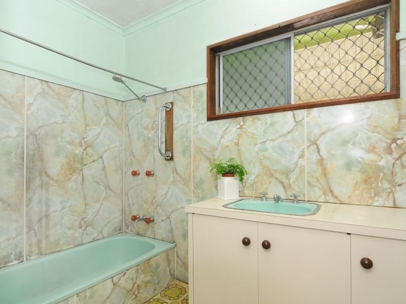 71663 Bruce Highway, Edmonton QLD 4869