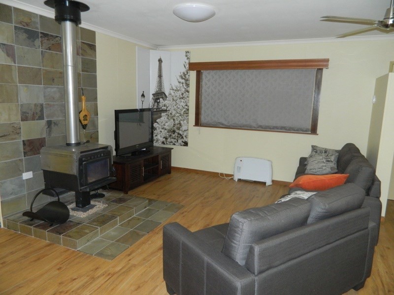 9 Pine Street South, Millaa Millaa QLD 4886