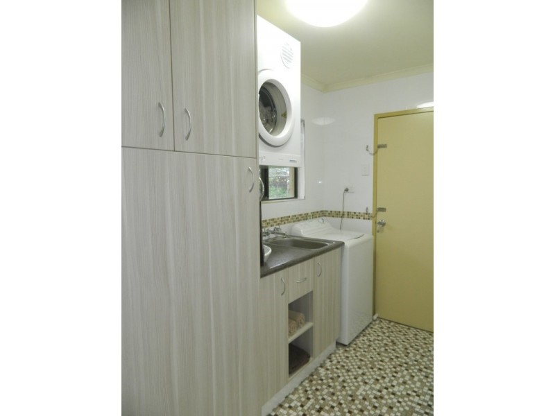 9 Pine Street South, Millaa Millaa QLD 4886