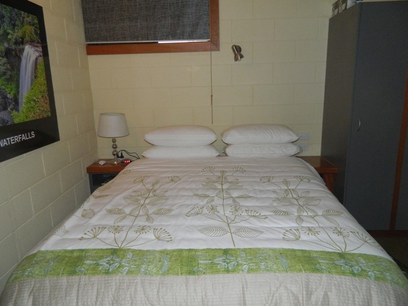 9 Pine Street South, Millaa Millaa QLD 4886