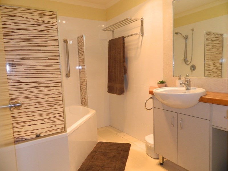 9 Pine Street South, Millaa Millaa QLD 4886