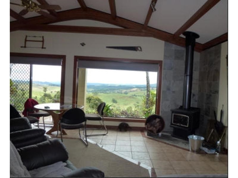 9 Pine Street South, Millaa Millaa QLD 4886