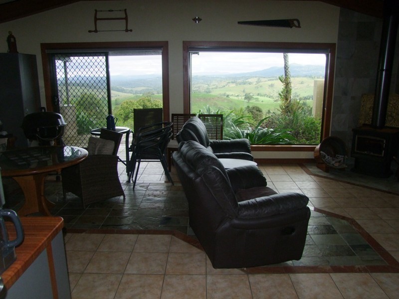 9 Pine Street South, Millaa Millaa QLD 4886