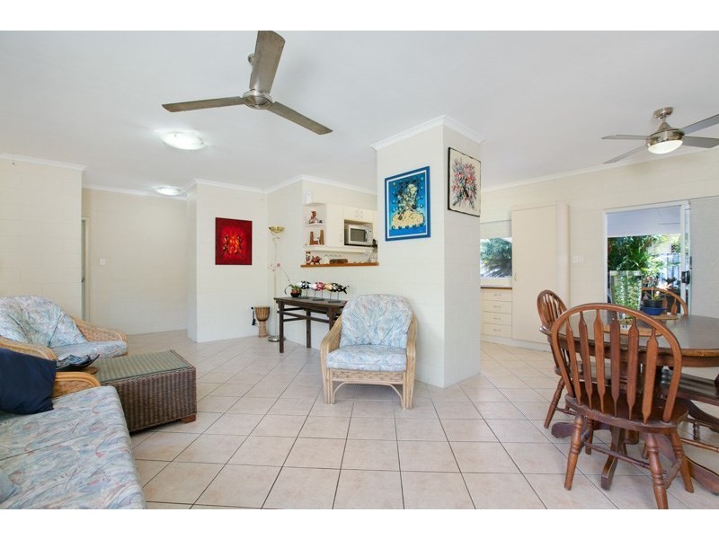 8 Vigilant Close, Bentley Park QLD 4869