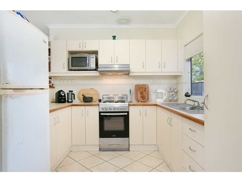 8 Vigilant Close, Bentley Park QLD 4869