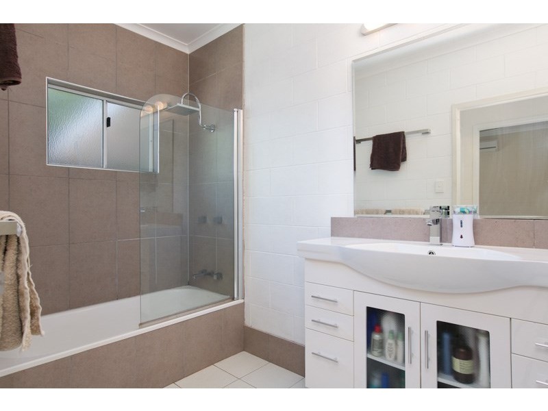 8 Vigilant Close, Bentley Park QLD 4869