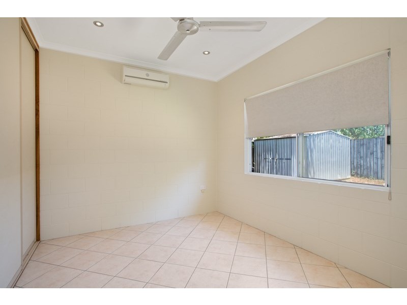 8 Vigilant Close, Bentley Park QLD 4869