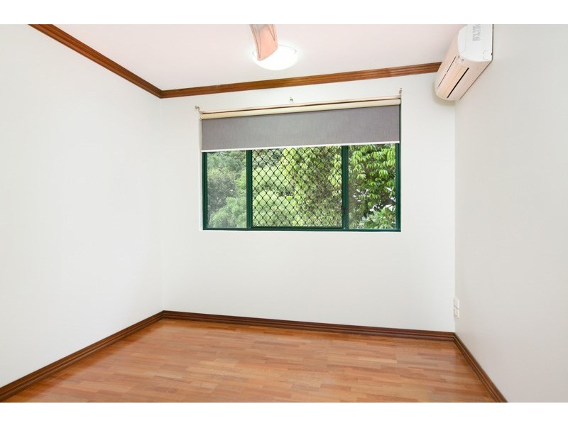 1 Oceanview Place, Mooroobool QLD 4870