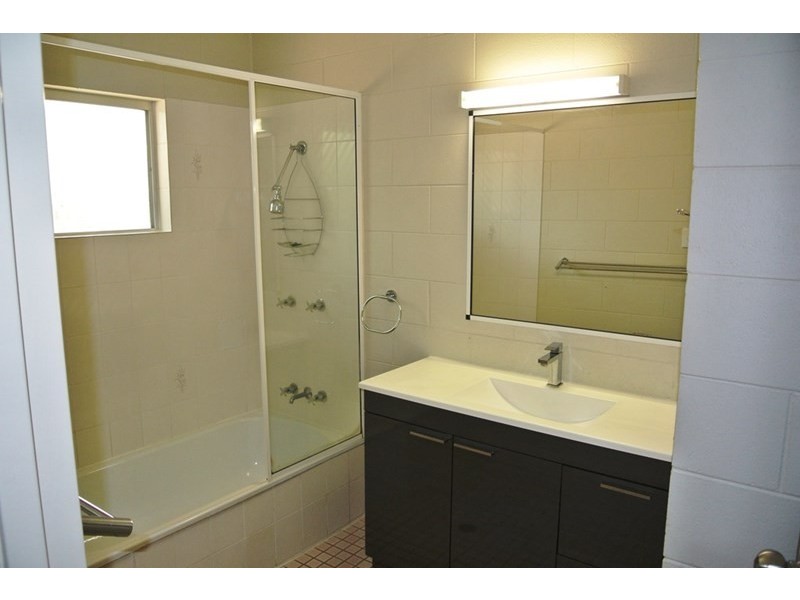 7 Vianen Close, Bentley Park QLD 4869