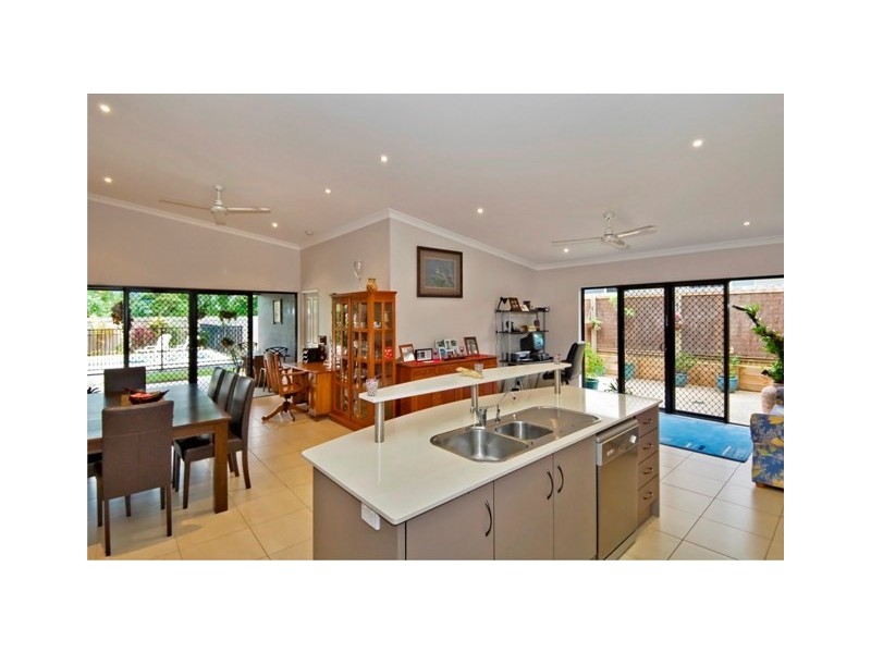 Bentley Park QLD 4869