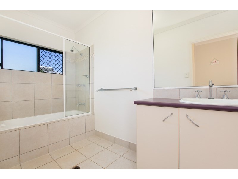 8 Lillipilli Street, Redlynch QLD 4870