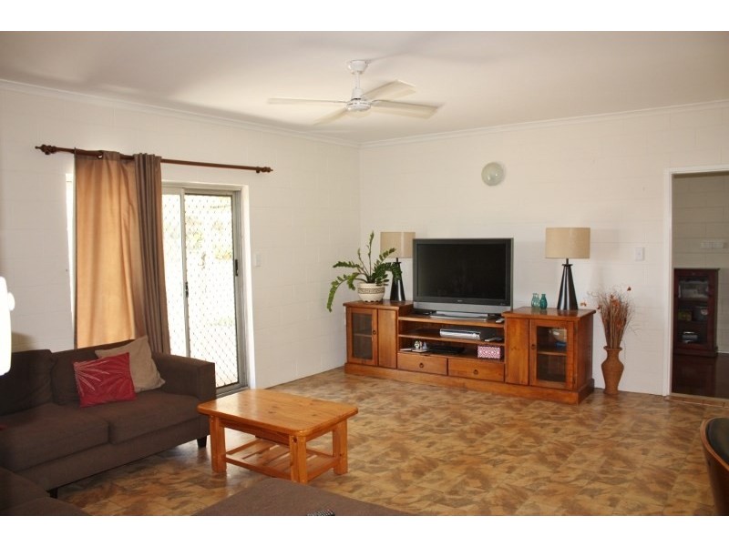 19 Vigilant Close, Bentley Park QLD 4869