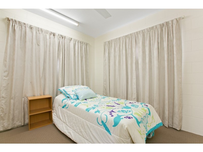 1/38-44 Boland Street, Westcourt QLD 4870