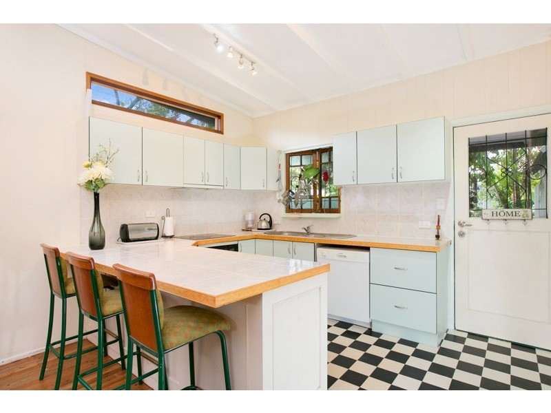 26 Miles Street, Manoora QLD 4870