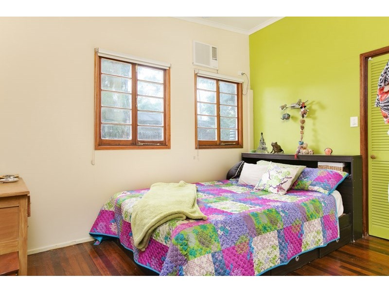 26 Miles Street, Manoora QLD 4870