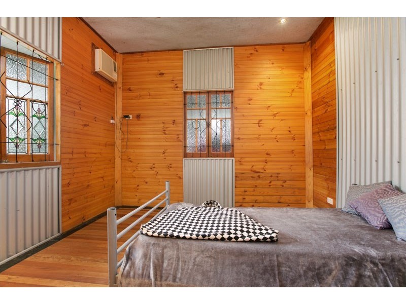 26 Miles Street, Manoora QLD 4870