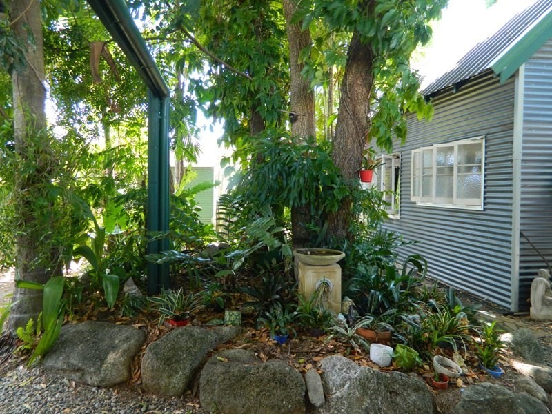 26 Miles Street, Manoora QLD 4870