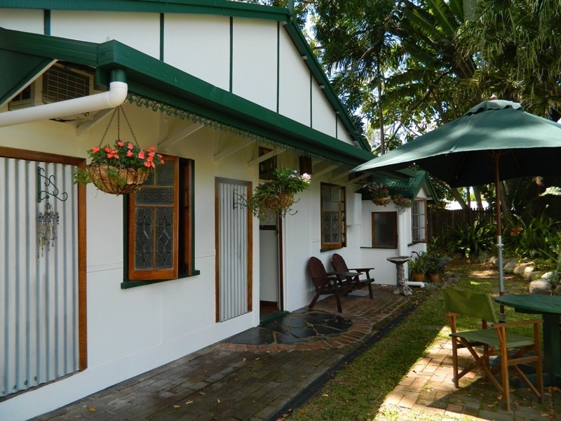 26 Miles Street, Manoora QLD 4870