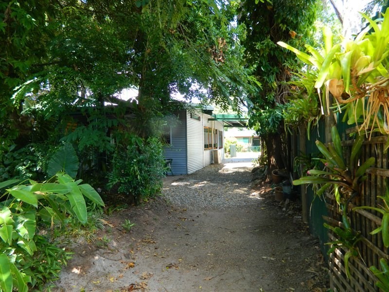 26 Miles Street, Manoora QLD 4870