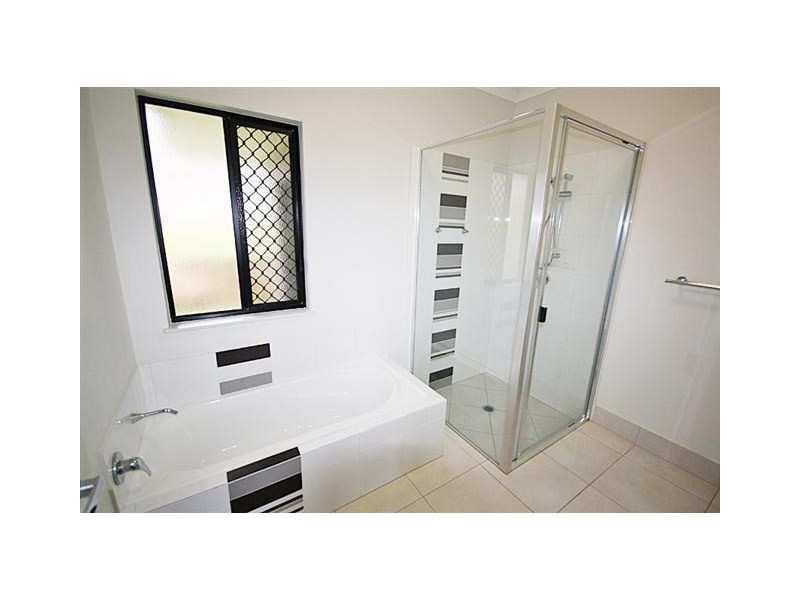 Bentley Park QLD 4869