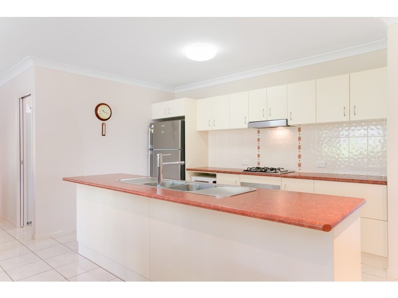 8 Bromell Close, Redlynch QLD 4870