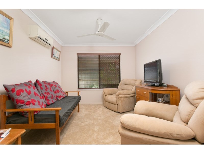 8 Bromell Close, Redlynch QLD 4870