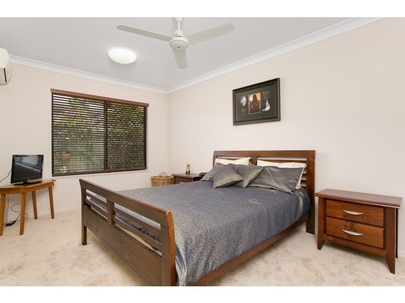 8 Bromell Close, Redlynch QLD 4870