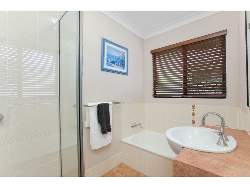 8 Bromell Close, Redlynch QLD 4870