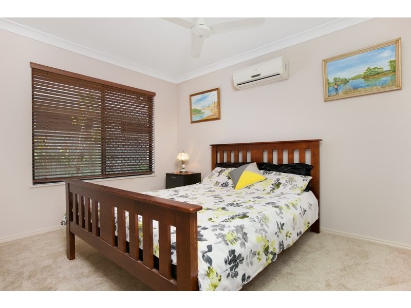 8 Bromell Close, Redlynch QLD 4870