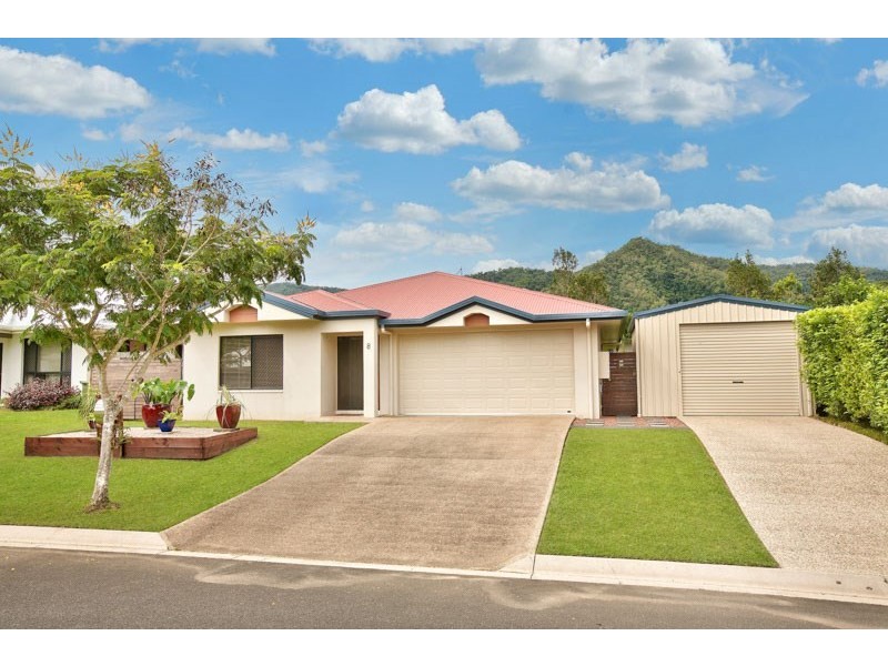 8 Bromell Close, Redlynch QLD 4870