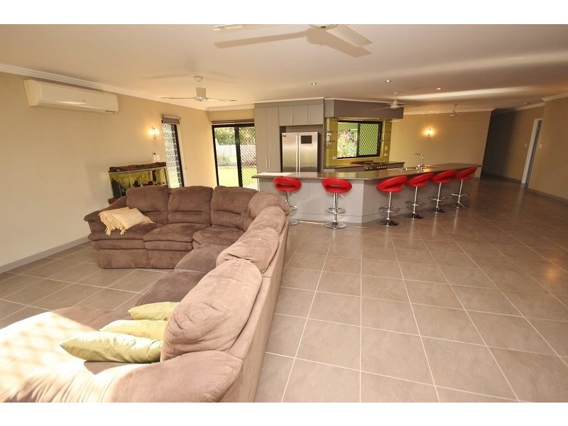 13 Mauro Close, Bentley Park QLD 4869