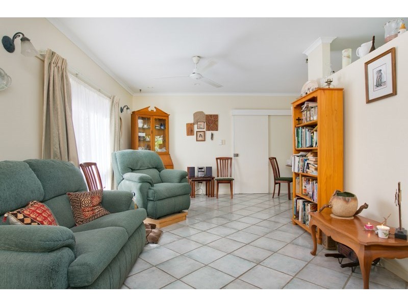 6 Wiskar Close, Bentley Park QLD 4869