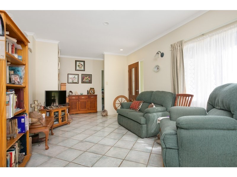 6 Wiskar Close, Bentley Park QLD 4869