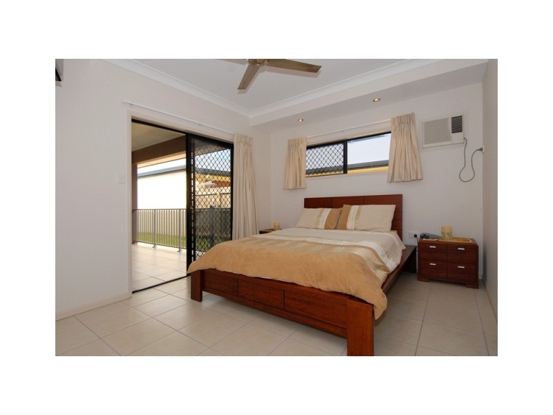 Bentley Park QLD 4869