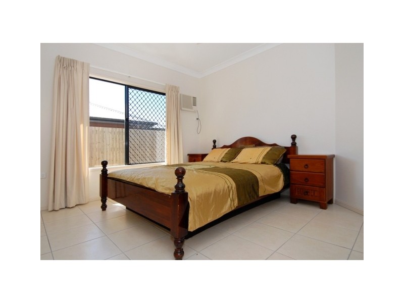 Bentley Park QLD 4869