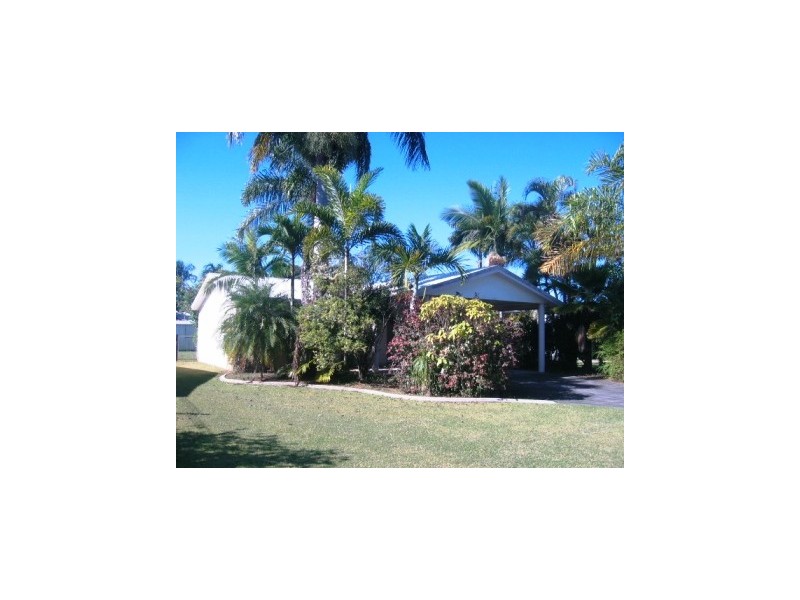 17 McLaughlin Road, Bentley Park QLD 4869