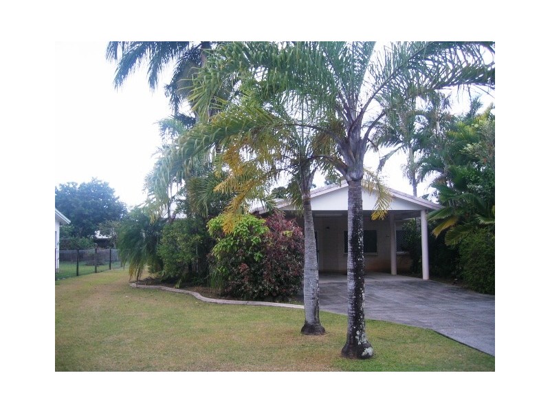 17 McLaughlin Road, Bentley Park QLD 4869