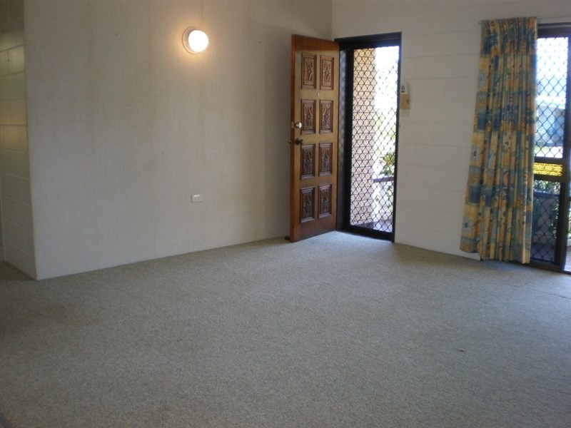 2/2 Maria Street, Woree QLD 4868