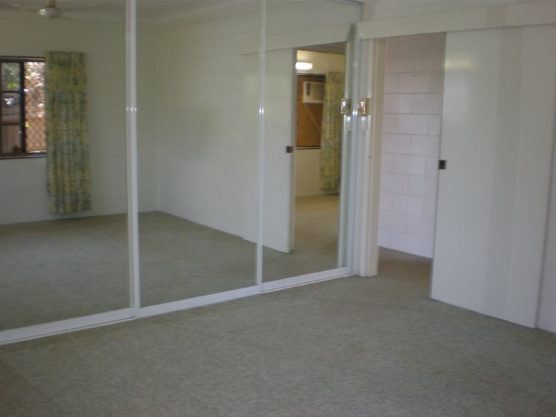 2/2 Maria Street, Woree QLD 4868