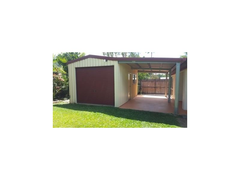 17 Kangaroo Street, Bentley Park QLD 4869
