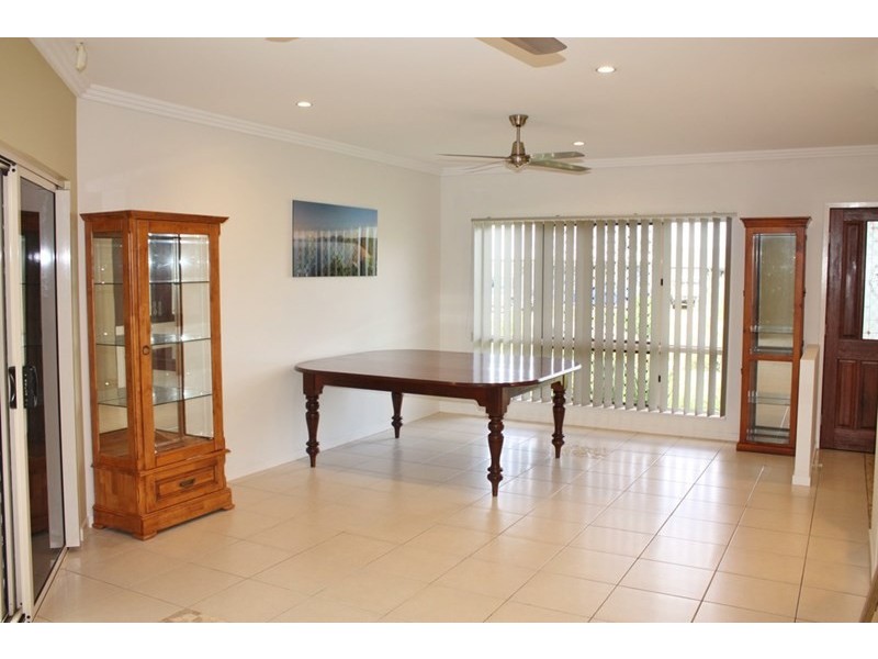 9 Laidley Close, Bentley Park QLD 4869